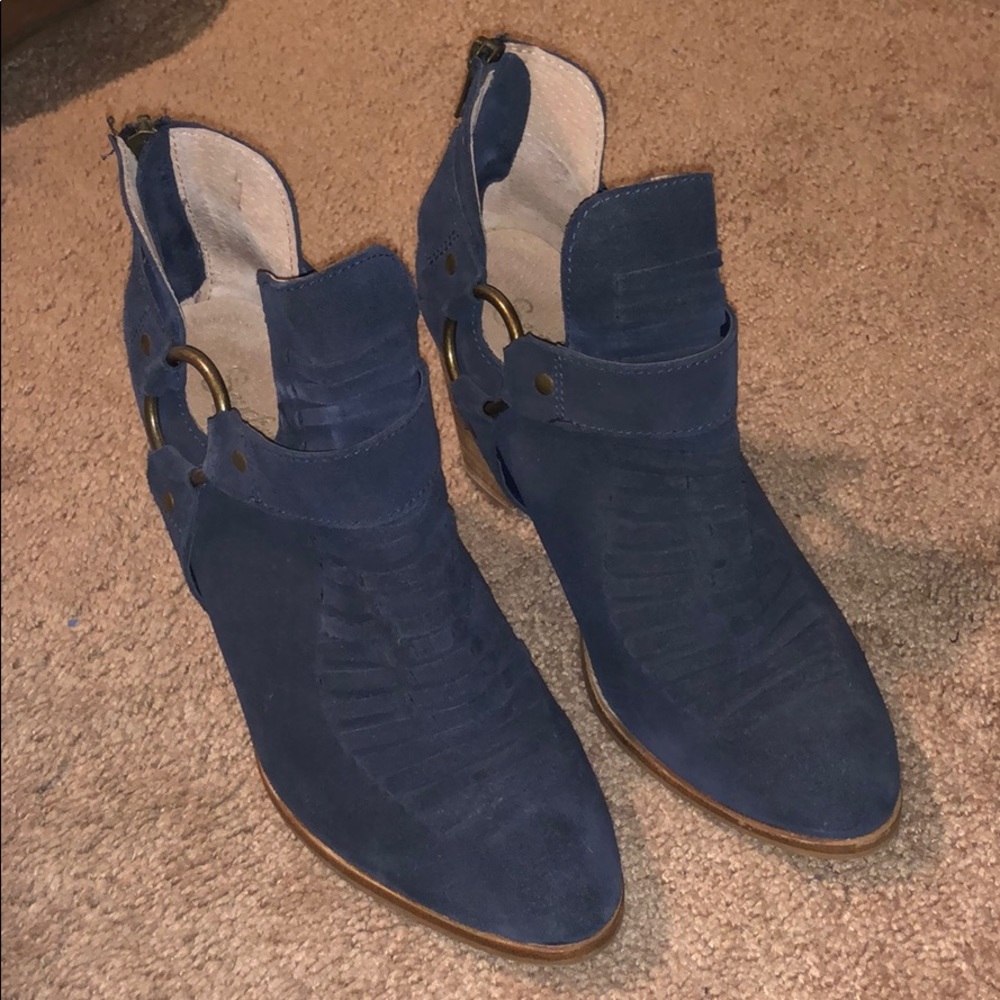 Navy blue suede booties